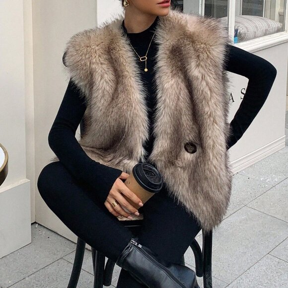 Camel Women's Party V-Neck Loose Sleeveless Faux Fur Vest - Picture 10 of 11